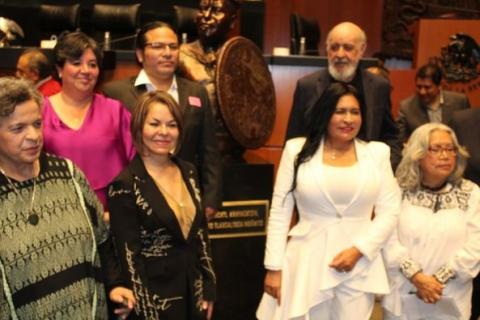Atestigua Maribel Pérez Arenas develación en el Muro de Honor del Senado el nombre de “Xicohténcatl Axayacatzin” imagen 1