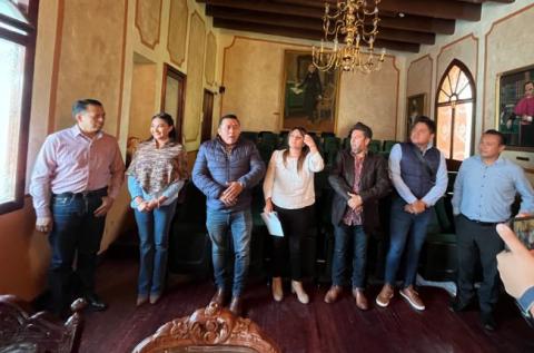 Vamos por la destitución de dos funcionarias: regidores y presidentes de la capital