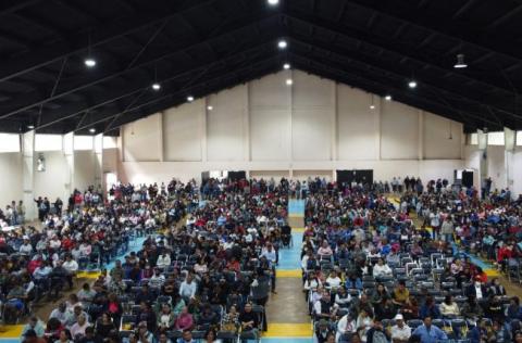 Casi mil 600 burócratas vuelven a elegir a Enrique Escobar como líder del 7 de Mayo