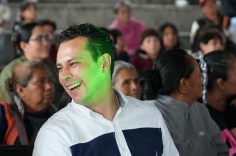 Tiene Azain Ávalos funcionarios sin capacidad y mata de hambre a sus empleados con salarios raquíticos