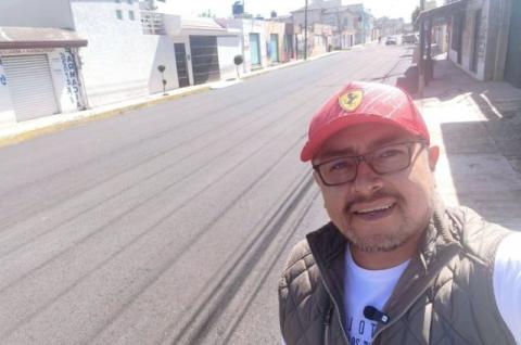 Obra chafa y a medias, vecinos revientan al alcalde de Zacatelco por baches y parches