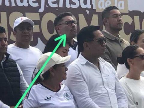 Le quiere jugar al chingón; Alcalde de Zacatelco dice que es fiel al PAC pero se arrodilla con la 4T