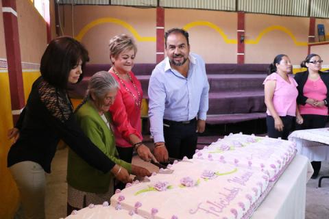 Festejan en Apizaquito y Texcalac el Día de las madres imagen 5