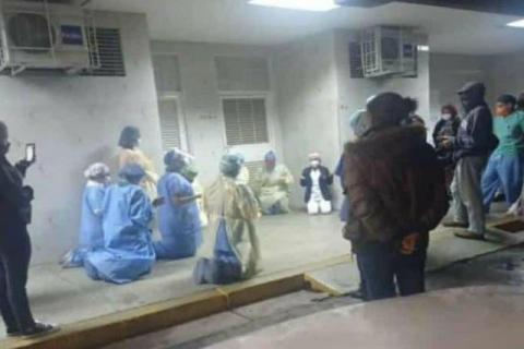 Personal de salud de Venezuela reza por saturación de hospitales Covid