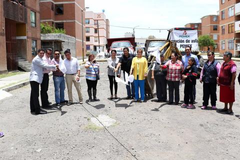 Dan banderazo de inicio de obras en la colonia Fovissste Loma Verde imagen 3