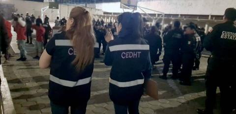 Acompañó CEDHT a la SSC en operativos realizados en los Ceresos de Tlaxcala imagen 3