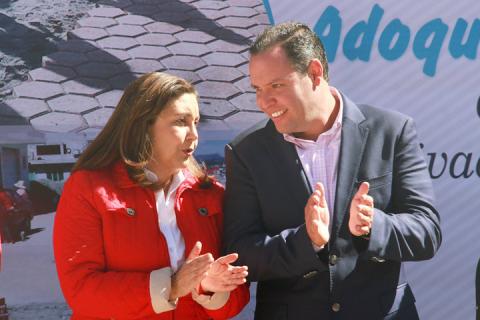 Alcalde de Apizaco, inaugura los trabajos de adoquinamiento en Alcanfores imagen 2