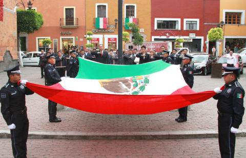 El Ayuntamiento de Apizaco rindió homenaje a los héroes que nos dieron libertad imagen 3