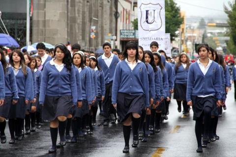 Con Magno Desfile Celebra Apizaco CCIII Aniversario del Movimiento de Independencia imagen 6