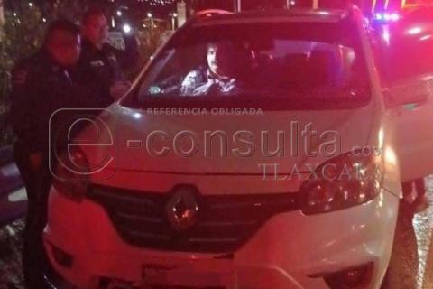 Los borrachitos del ICATLAX; Funcionario choca vehículo oficial en estado de ebriedad