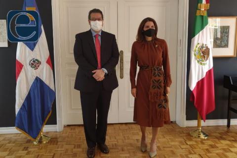 Se reúne Marco Mena con embajadora de República Dominicana en México