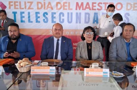 La Sección 55 exige respeto a los derechos de los maestr@s de telesecundarias
