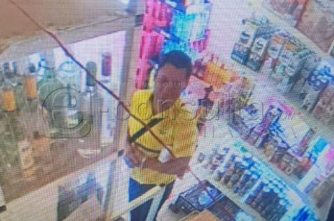 Repartidor de DHL roba celular en tienda de Tepeyanco; cámara lo capta en el acto