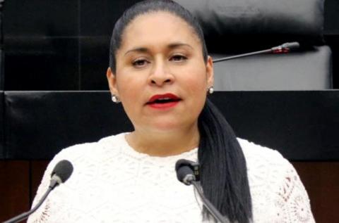 Pide Ana Lilia Rivera a sociedad participar en la vida pública para consolidar el cambio