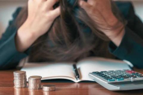 Mujer habría sufrido violación sexual de su padrastro y no le hacen justicia por falta de dinero