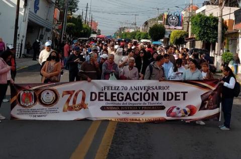Marcha de la vergüenza, Karina saca a burócratas para aparentar músculo; fueron obligados