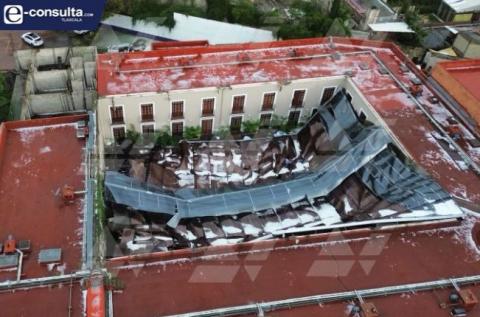 Se desploma techo del Hotel San Francisco tras intensa tromba en Tlaxcala