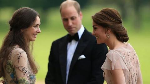 El príncipe William está enamorado pero no de su esposa Kate Middleton