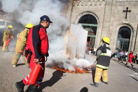 Participan Importantes Instituciones en Desfile de Protección Civil Apizaco imagen 1