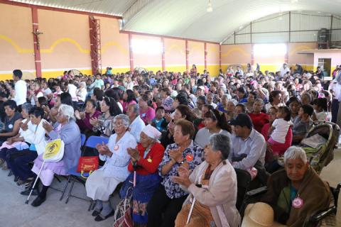 Festejan en Apizaquito y Texcalac el Día de las madres imagen 2