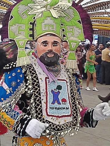 El proyecto Creando Penachos busca la preservación de los atuendos de carnaval imagen 2