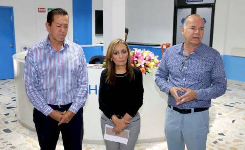 Senadora signa convenio para hemodiálisis a bajo costo imagen 5