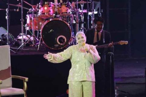 Gran concierto realiza Lupita D’Alessio en Monterrey