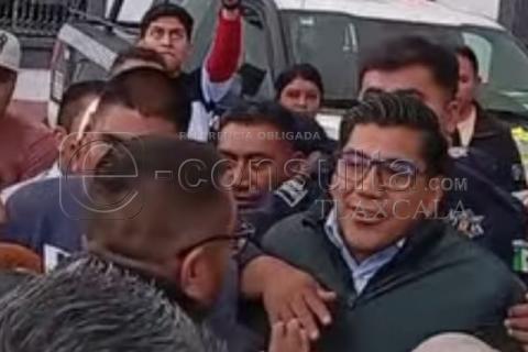 Primerizo y chafa alcalde de Mazatecochco para gobernar el municipio, acusan habitantes