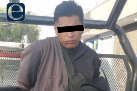 Detienen a carterista en Papalotla; asaltaba con una pistola de juguete
