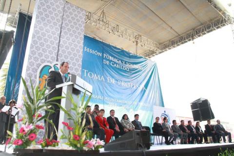 Toma protesta como presidente municipal de Apizaco Jorge Luis Vázquez Rodríguez imagen 2