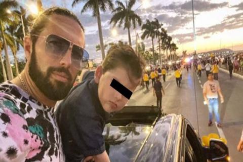 El ex big brother Poncho De Nigris le da cerveza a su hijo para un vídeo en TikTok