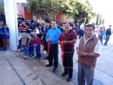 Alcalde fortalece la educación de la primaria innominada con una techumbre imagen 4