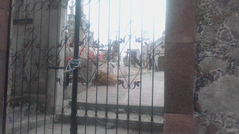 Cerrarán panteones de Ixtenco por contingencia imagen 1