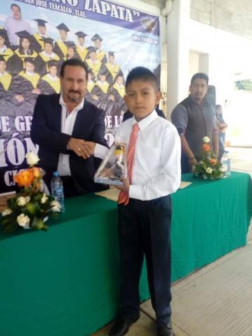 Asiste Pérez Manoatl, como padrino de generación de la primaria “Emiliano Zapata” imagen 2