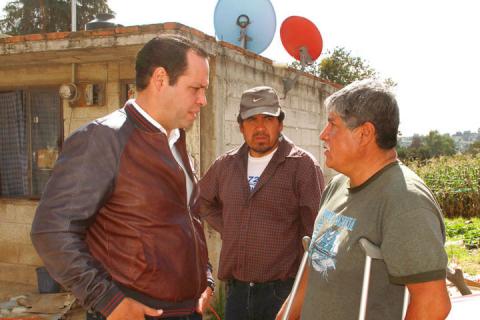 Entrega el alcalde de Apizaco paquete de obras en Santa Anita Huiloac imagen 3