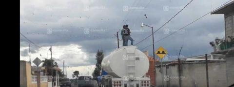Alcalde de Españita deja sin agua a la población y compra pipas para su familia imagen 2