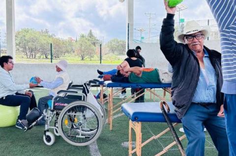 Se acercan servicios básicos de rehabilitación a la población en Yauhquemehcan