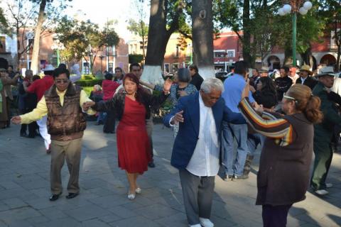Inicia en Tlaxcala capital nueva etapa de los “Viernes de Danzón y Alegría” imagen 2