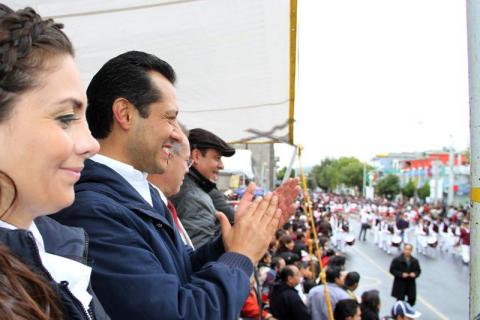 Con Magno Desfile Celebra Apizaco CCIII Aniversario del Movimiento de Independencia imagen 8