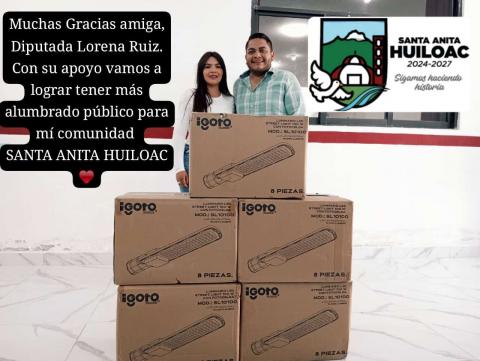 Diputada Lorena Ruiz dona 40 lámparas para mejorar la iluminación en Santa Anita Huiloac