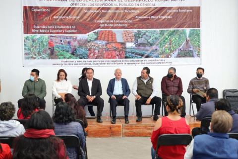 Clausura Presidente de Chiautempan cursos de capacitación de la Brigada de Educación para el Desarrollo Rural No. 119 imagen 1
