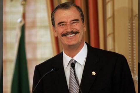 Ex-Presidente Vicente Fox cobra por cantar las mañanitas; le quitaron la pensión