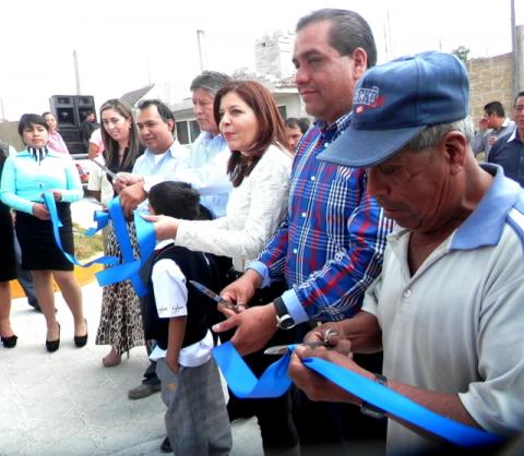 Inauguran obras de infraestructura educativa y urbana en Teolocholco imagen 2