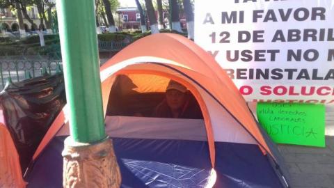 Con 0 grados maestra realiza huelga de hambre imagen 1
