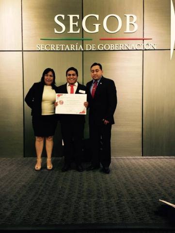 En un hecho sin precedentes reconocen al alcalde de Tequexquitla imagen 2