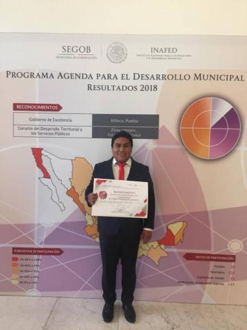 En un hecho sin precedentes reconocen al alcalde de Tequexquitla imagen 4