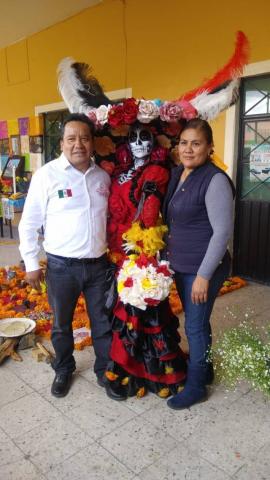 Alcalde encabezó la 2da Exposición de Ofrendas en el Día de Muertos imagen 2