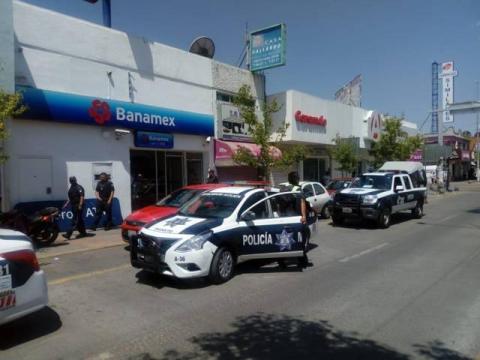 Aseguran policías de Apizaco a dos personas por posesión de enervantes durante operativo imagen 3