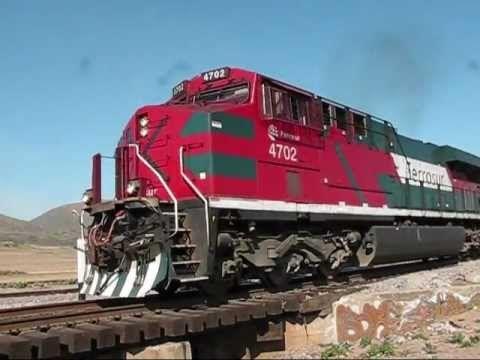 Se los lleva el tren en Tenancingo; camioneta es arrastrada