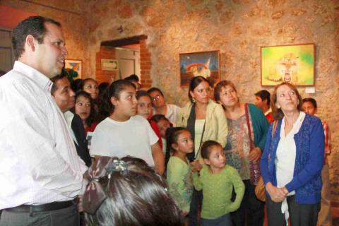 Montan exposición alumnos de pintura del SMDIF Apizaco imagen 1